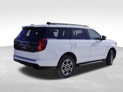 New 2026 Ford Expedition Active image 3