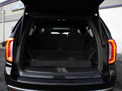 Used 2021 GMC Yukon XL SLT w/ SLT Luxury Plus Package image 15