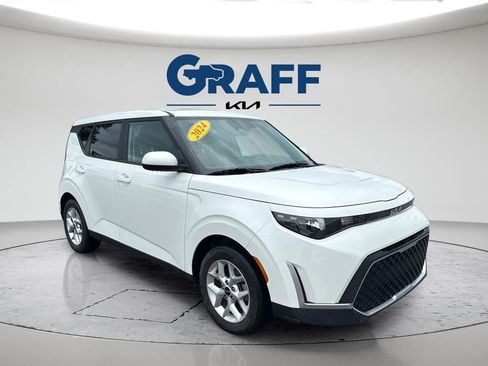 Used 2024 Kia Soul LX w/ Option Group 015 FWD image 16