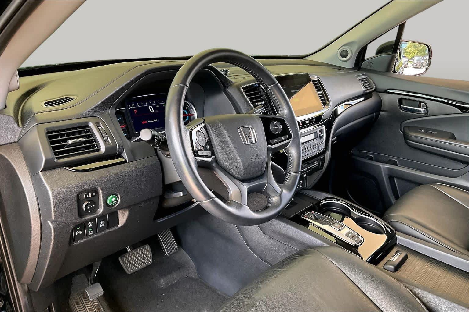 Used 2019 Honda Pilot Touring image 16