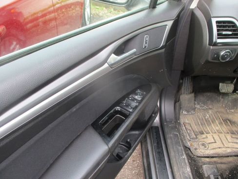 Used 2013 Ford Fusion SE image 10