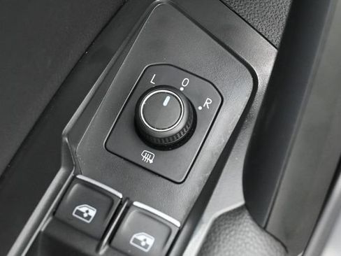 Used 2023 Volkswagen Tiguan SE FWD image 12