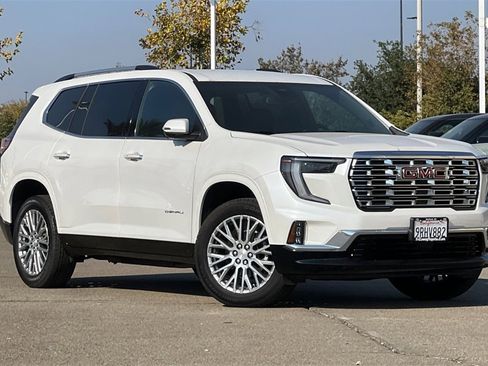 Used 2025 GMC Acadia Denali image 2
