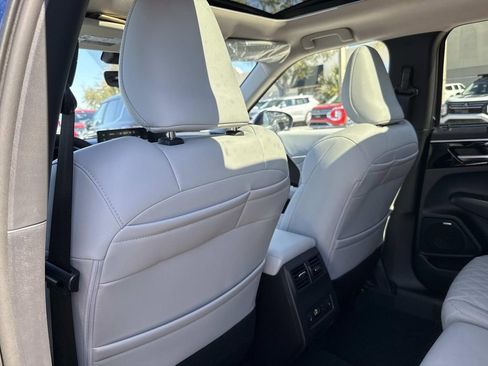New 2026 Mitsubishi Outlander SEL AWD/4WD image 12