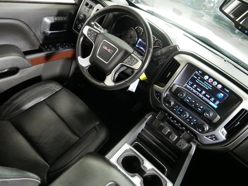 Used 2018 GMC Sierra 1500 SLT AWD/4WD image 9