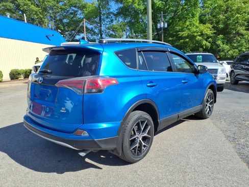 Used 2018 Toyota RAV4 SE w/ Power Extra Value Package AWD/4WD image 3