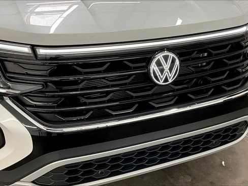 New 2026 Volkswagen Atlas Cross Sport SEL image 34