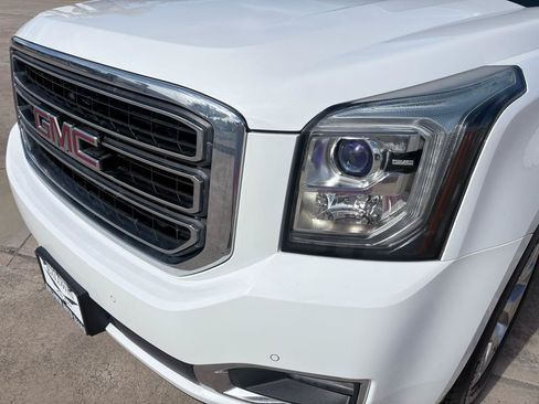 Used 2016 GMC Yukon XL SLT w/ Open Road Package AWD/4WD image 6