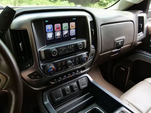 Used 2015 Chevrolet Silverado 2500 LTZ w/ Duramax Plus Package AWD/4WD image 11