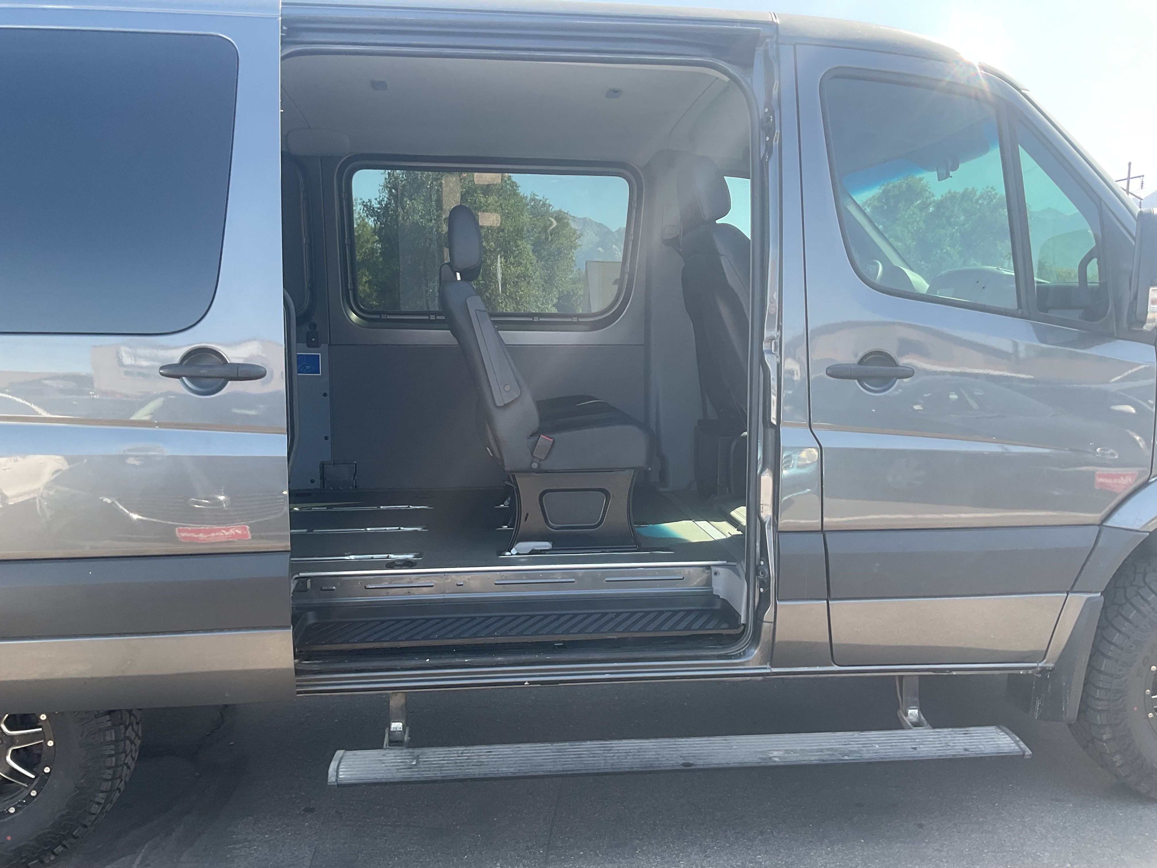 Used 2017 Mercedes-Benz Sprinter 2500 image 13