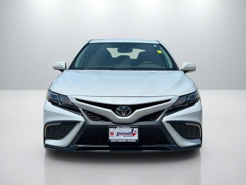 Used 2023 Toyota Camry SE FWD image 2