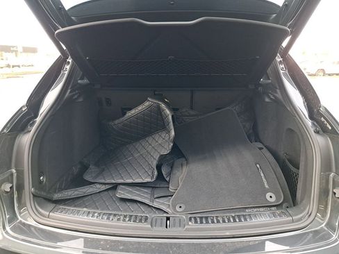 Used 2020 Porsche Macan image 28