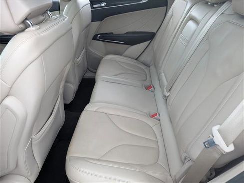 Used 2019 Lincoln MKC Reserve FWD image 17