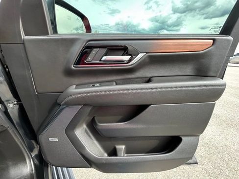 Used 2025 GMC Yukon Denali w/ Denali Reserve Package AWD/4WD image 42