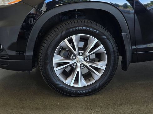 Used 2014 Toyota Highlander XLE AWD/4WD image 8