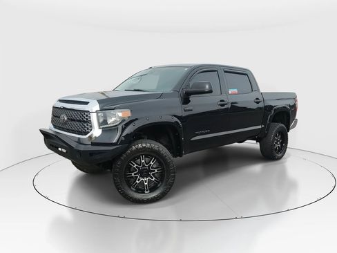Used 2018 Toyota Tundra SR5 w/ SR5 Upgrade Package image 1