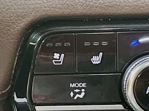 Used 2023 Honda Pilot Elite image 21