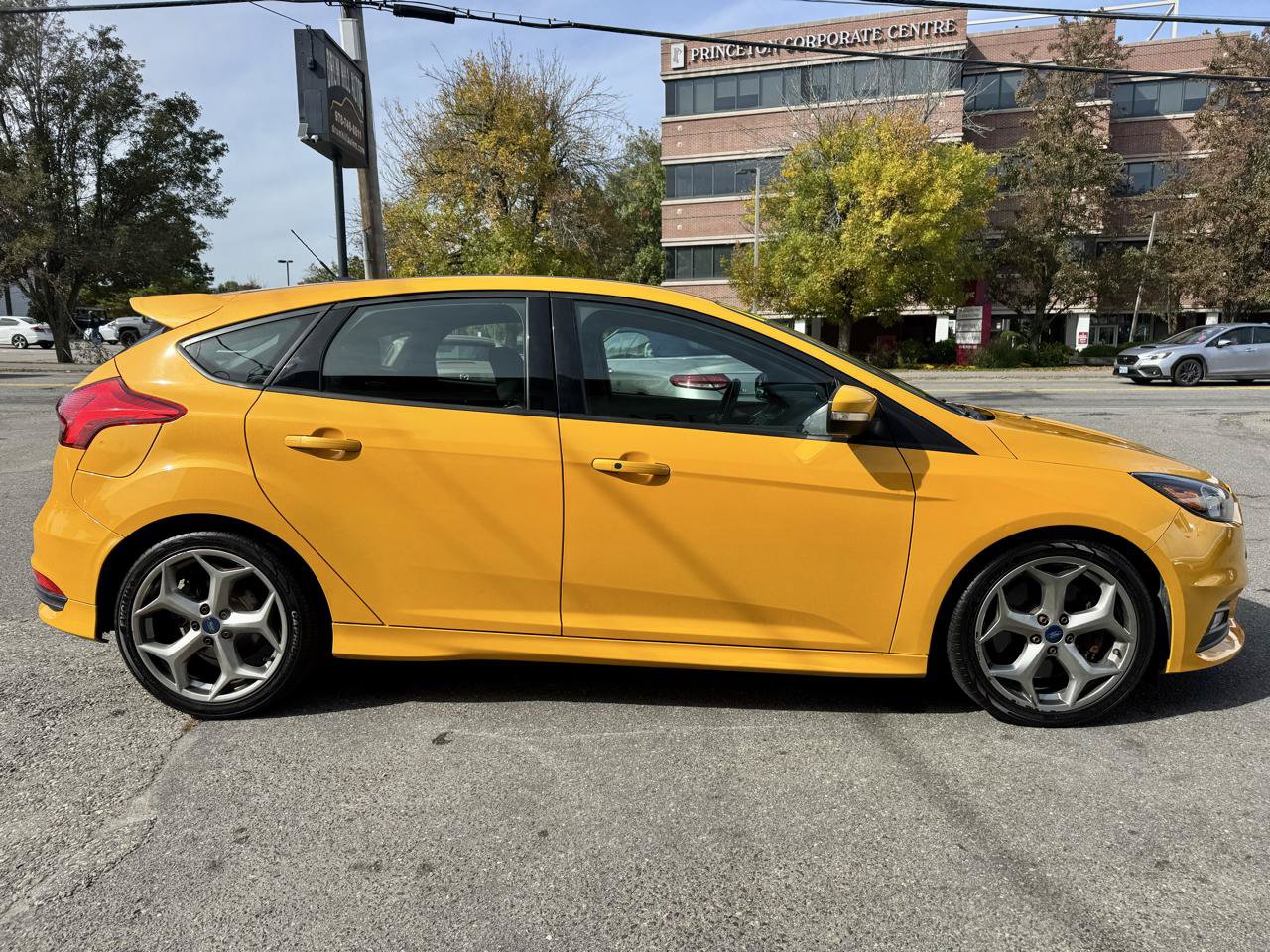 Used 2015 Ford Focus ST FWD image 6
