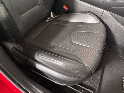 Used 2023 Hyundai Elantra Limited image 26