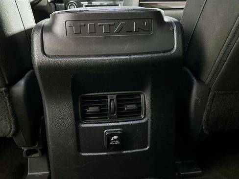 Used 2018 Nissan Titan SV w/ SV Convenience Package AWD/4WD image 26