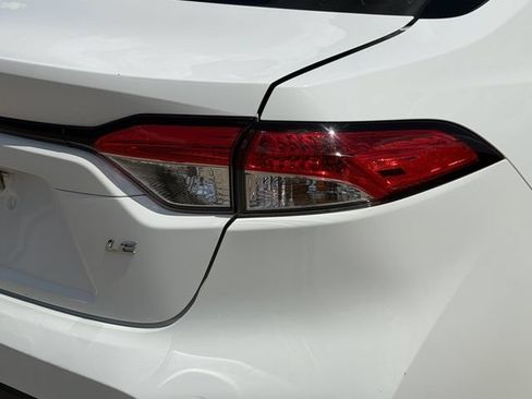 Used 2020 Toyota Corolla LE FWD image 7