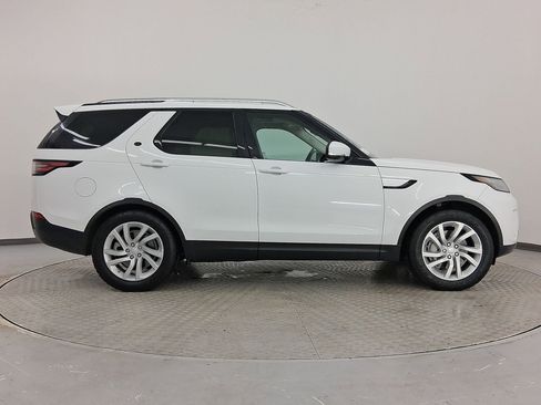 Used 2018 Land Rover Discovery HSE image 8