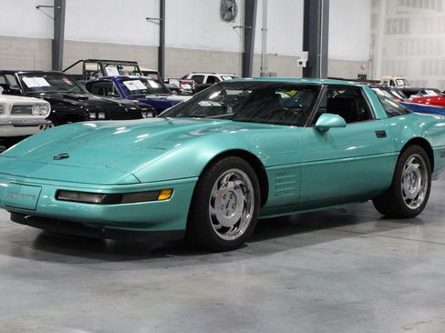 Used 1991 Chevrolet Corvette Coupe RWD image 29