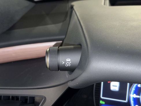 Used 2025 Lexus ES 350 w/ Accessory Package (Z1) FWD image 16