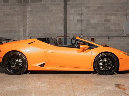Used 2019 Lamborghini Huracan LP 580-2 image 2