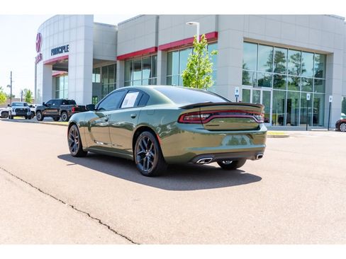 Used 2022 Dodge Charger SXT w/ Blacktop Package image 7