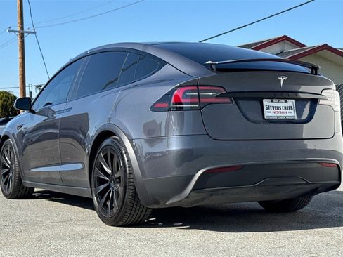 Used 2023 Tesla Model X Plaid image 5