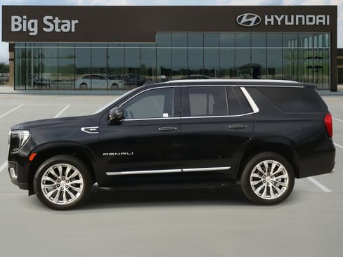 Used 2024 GMC Yukon Denali w/ Advanced Technology Package image 2