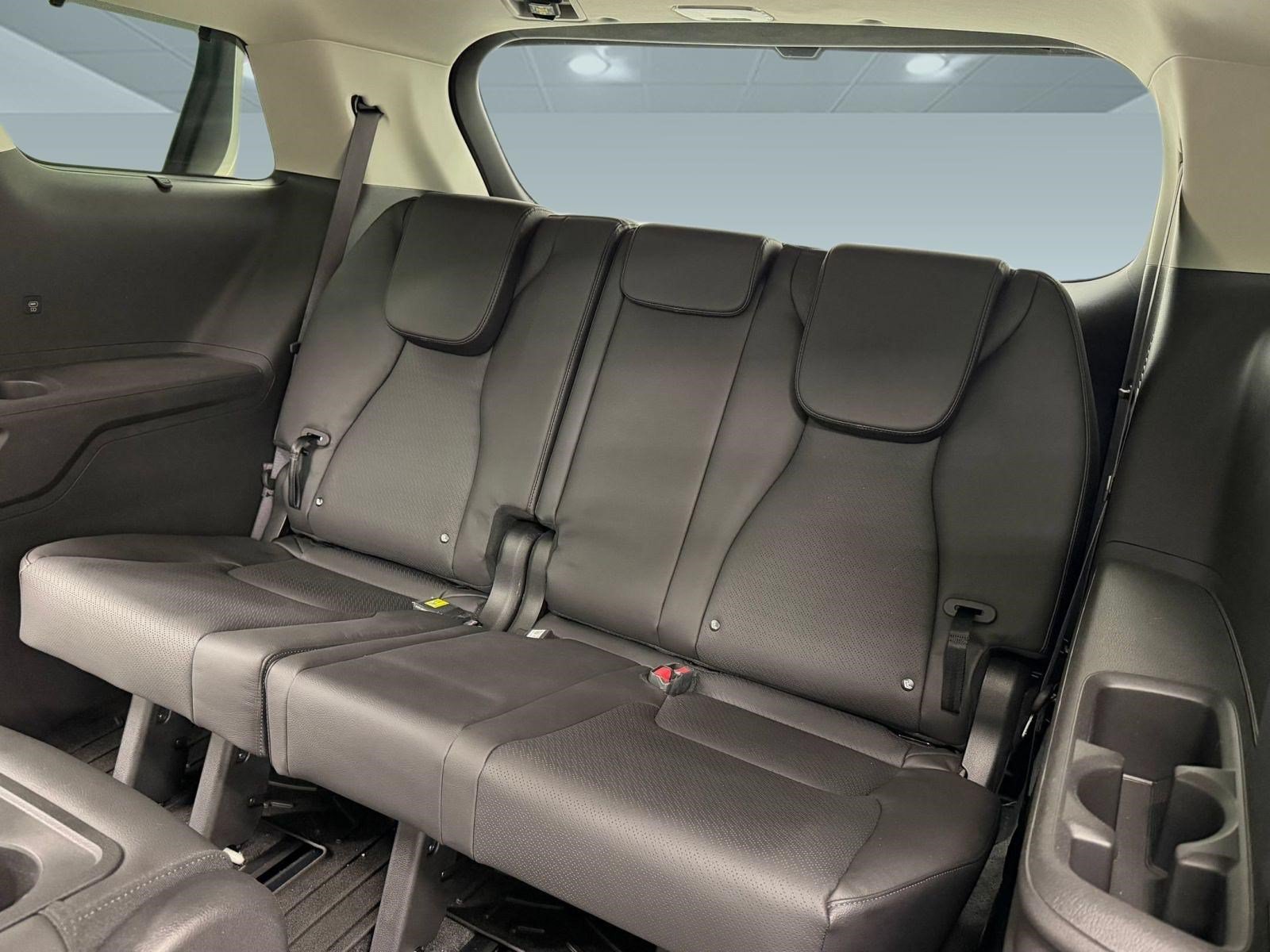 Used 2025 Kia Carnival SX Prestige FWD image 34