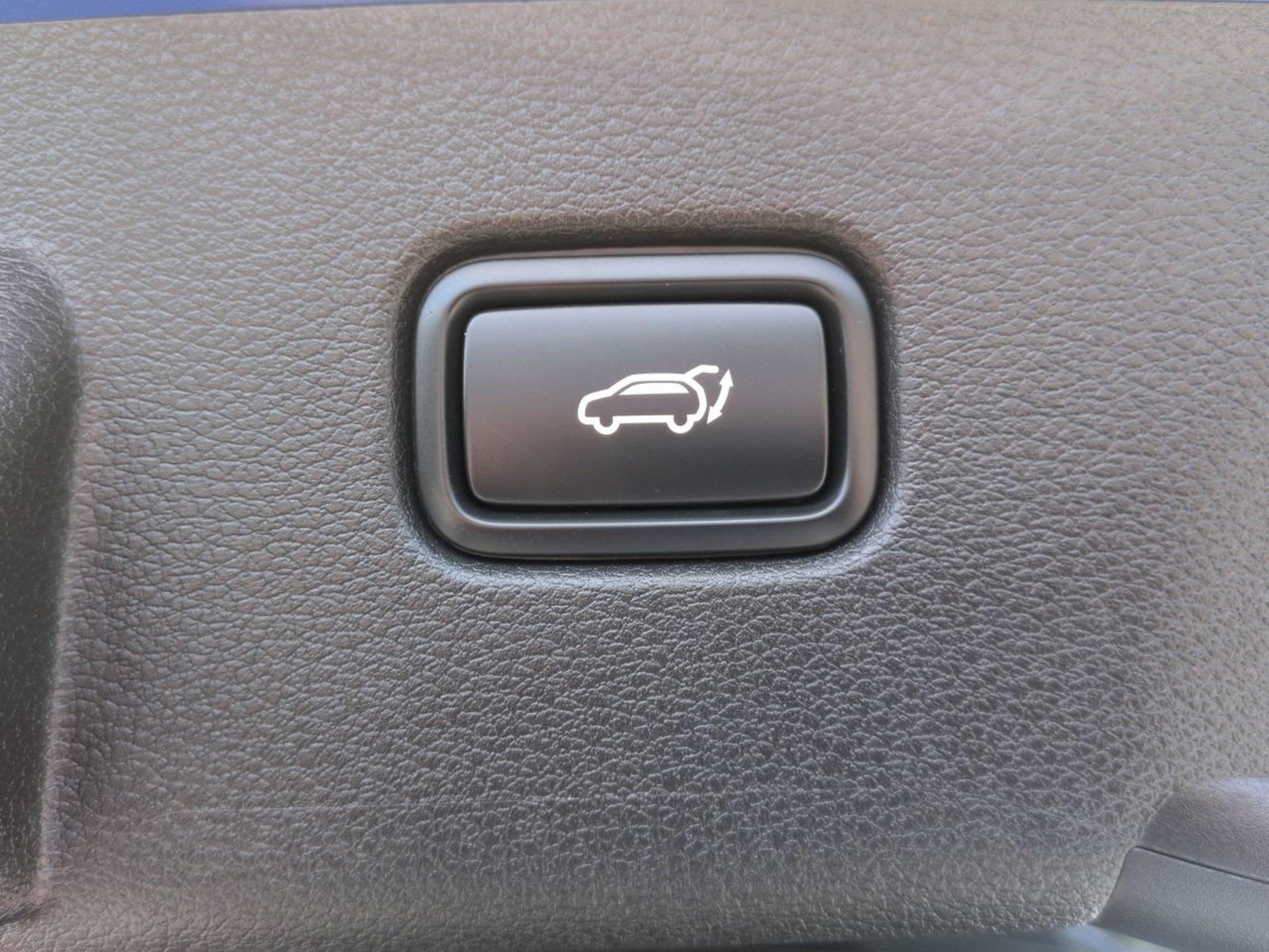 Certified 2025 Kia Sportage EX w/ Premium Package FWD image 17