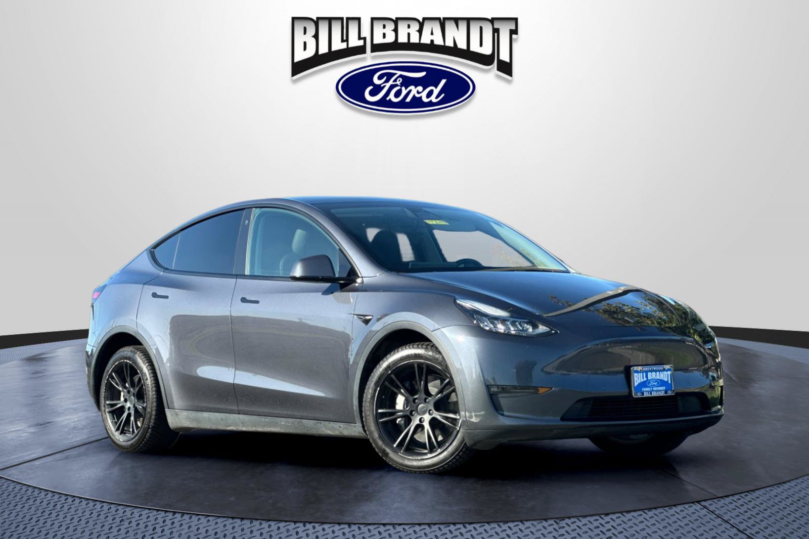 Used 2023 Tesla Model Y Long Range AWD/4WD image 1