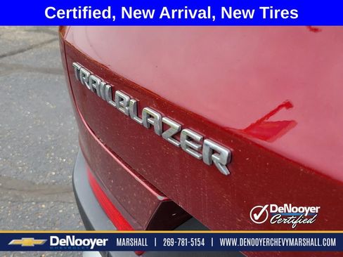 Used 2024 Chevrolet TrailBlazer LT w/ Convenience Package FWD image 25