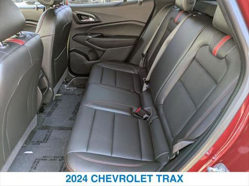 Used 2024 Chevrolet Trax RS w/ Sunroof Package image 22