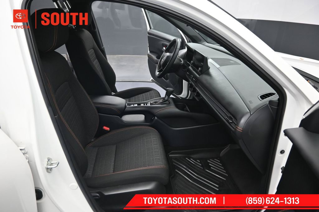 Used 2025 Honda HR-V Sport image 29