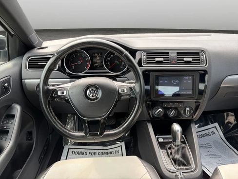 Used 2017 Volkswagen Jetta Sport FWD image 28