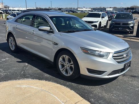 Used 2014 Ford Taurus SEL image 12