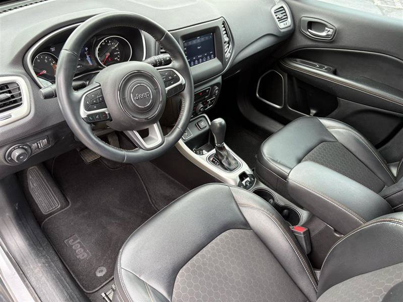 Used 2018 Jeep Compass Latitude w/ Popular Equipment Group FWD image 12