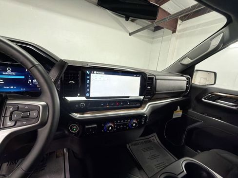 Used 2026 Chevrolet Silverado 1500 LT w/ Protection Package RWD image 18