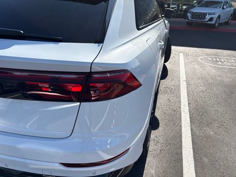 Used 2025 Audi SQ8 Prestige AWD/4WD image 3