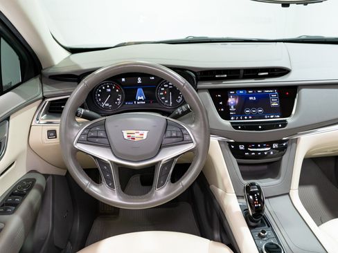 Used 2021 Cadillac XT5 Premium Luxury AWD/4WD image 11