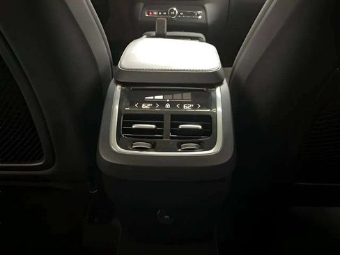 Used 2025 Volvo XC90 B5 Core AWD/4WD image 51