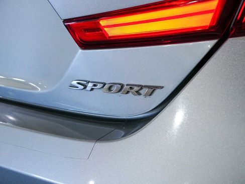Used 2019 Honda Accord Sport image 11