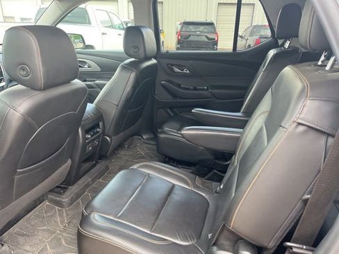 Used 2021 Chevrolet Traverse RS image 9