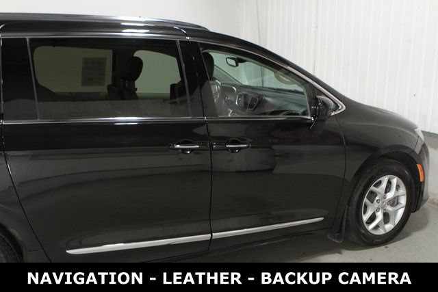 Used 2020 Chrysler Pacifica Touring-L Plus w/ Tire & Wheel Group FWD image 36