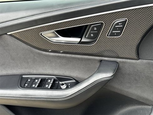 Used 2023 Audi SQ7 Prestige w/ Prestige Package image 25