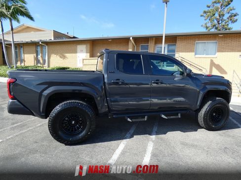 Used 2026 Toyota Tacoma SR5 AWD/4WD image 7